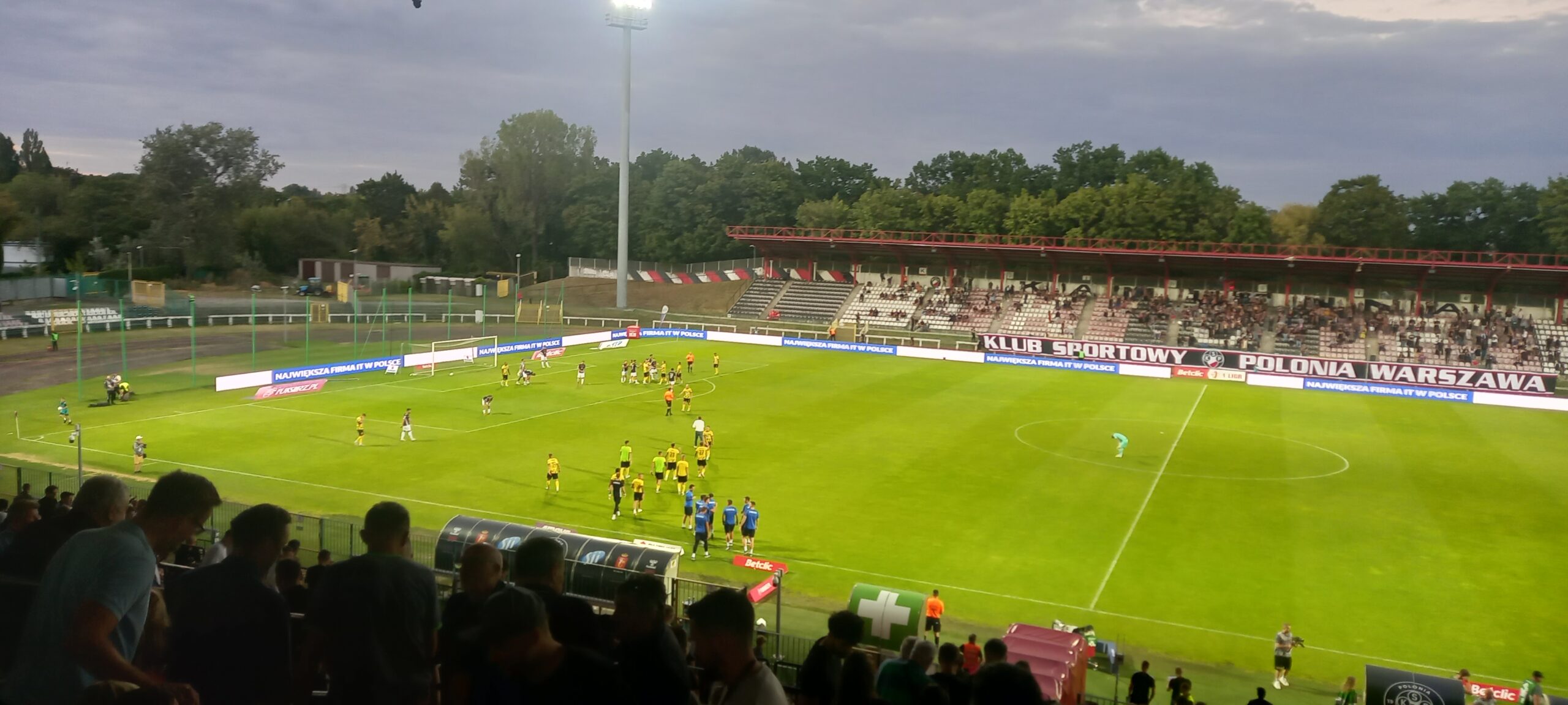 Kanonada w Warszawie. Relacja z meczu Polonia Warszawa — Wieczysta Kraków