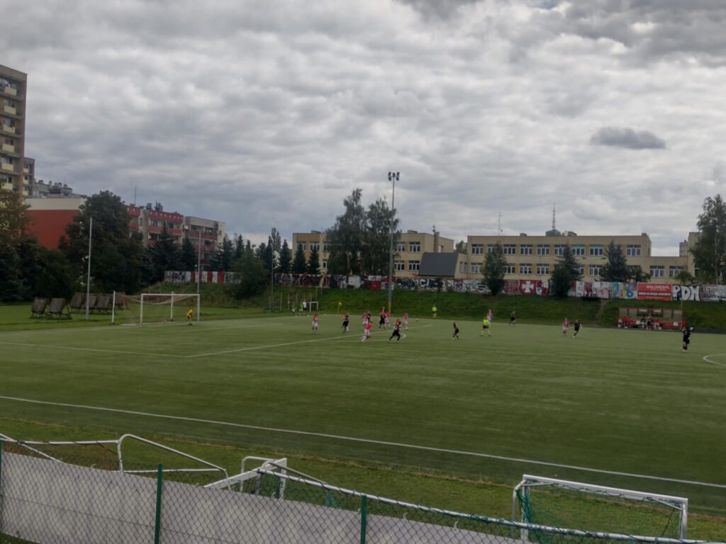 Pierwsze mecze po spadku z elity - sierpień piłkarek Resovii 3 Retro Futbol 48b06549 750e 4c34 a0a5 32908ddf8ff6