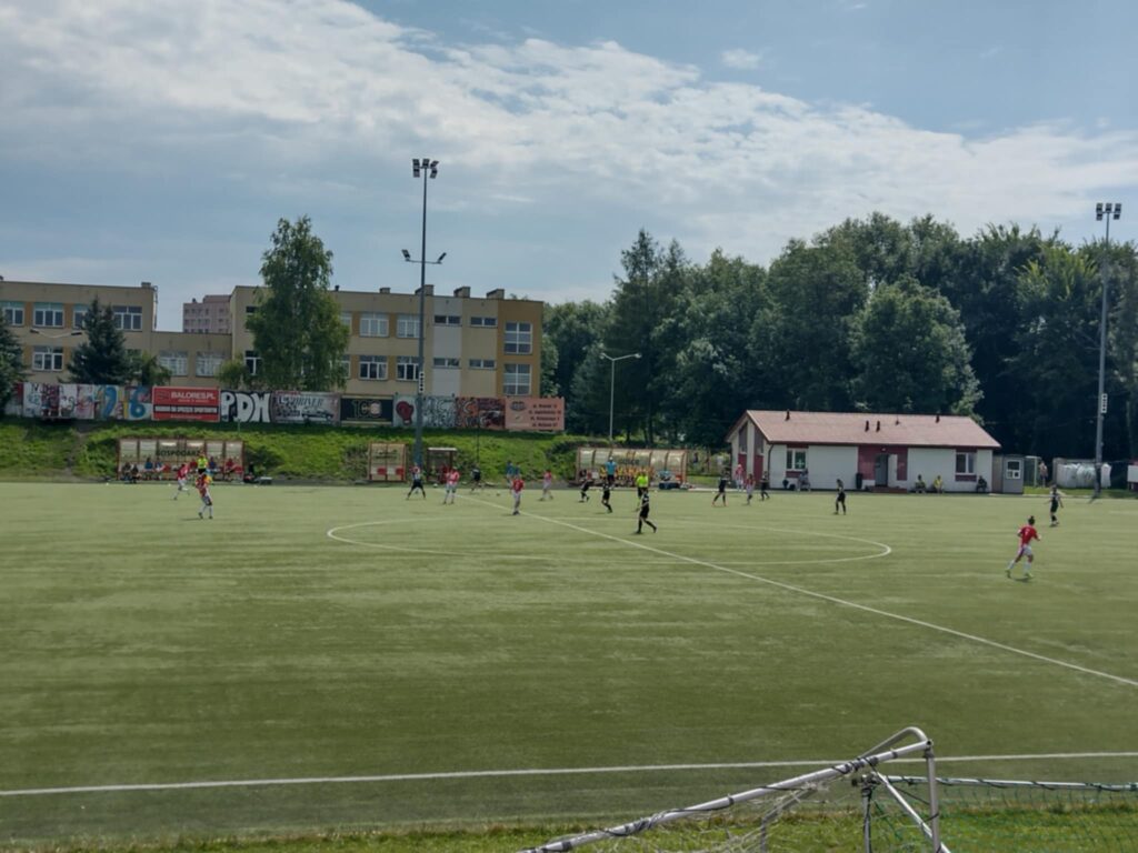 Pierwsze mecze po spadku z elity - sierpień piłkarek Resovii 2 Retro Futbol dbaddb42 5163 4470 9f72 51c04a640429