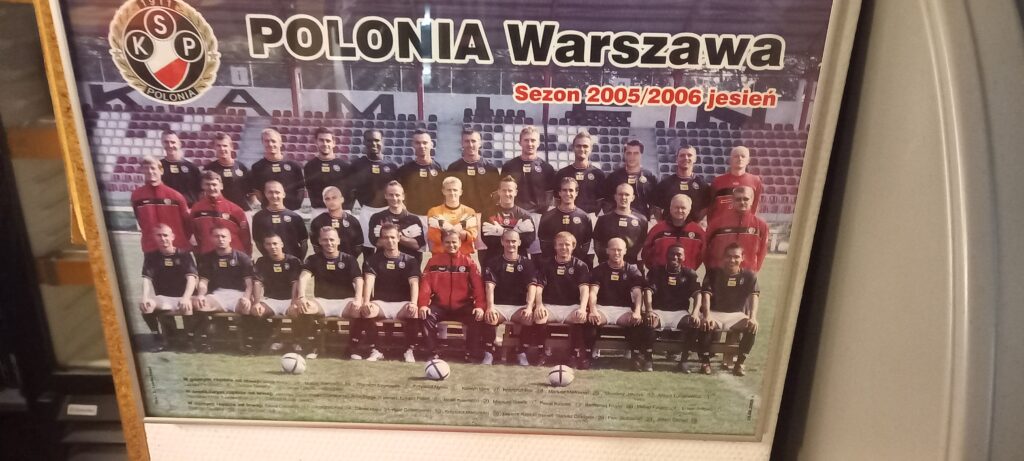 Mazowieckie derby dla gospodarzy i międzyklubowe związki - relacja z meczu Polonia Warszawa - Pogoń Grodzisk Mazowiecki 2 Retro Futbol 20250830 202816 1