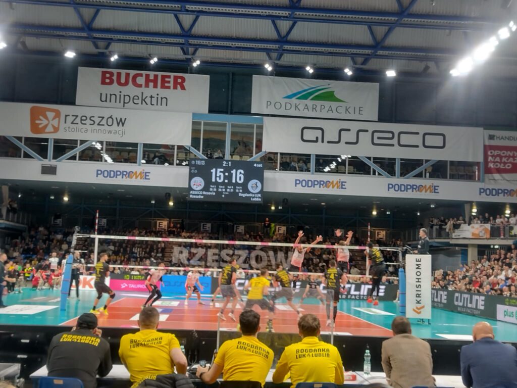 8b2455d1 4676 4520 9824 ccc2d9d474c2