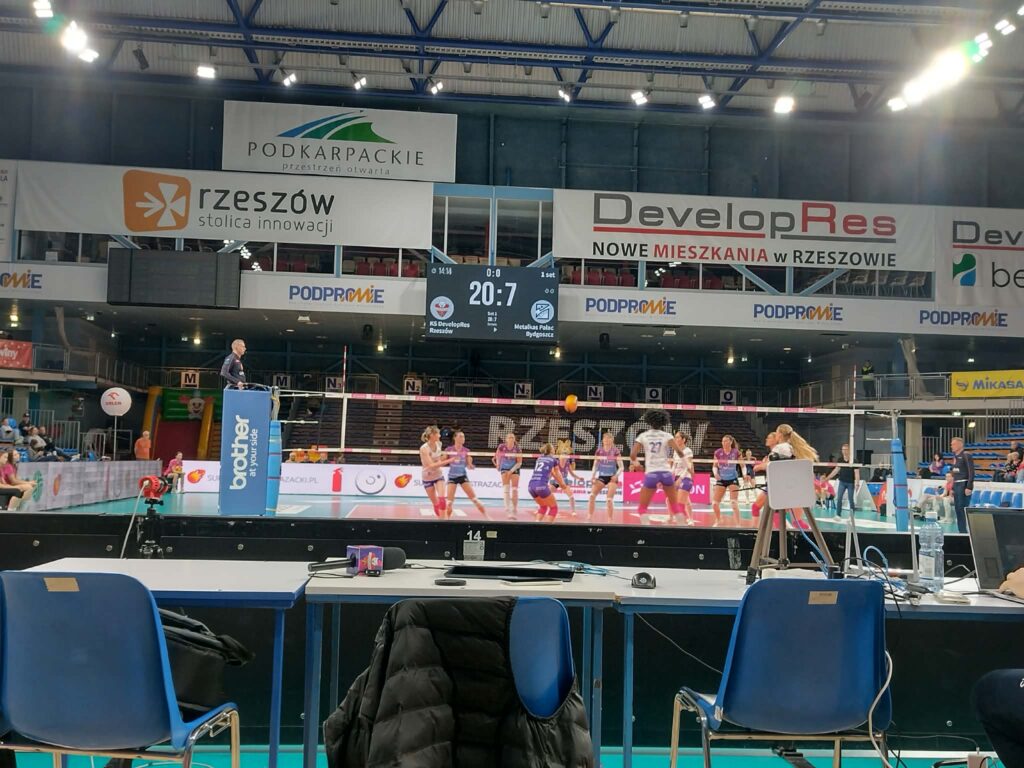 Awans do półfinału i walka z nienawiścią - reminiscencje po meczach Developresu Rzeszów z Pałacem Bydgoszcz 1 Retro Futbol 5d449c1d e7d2 4081 8f08 5cc22244e0dc