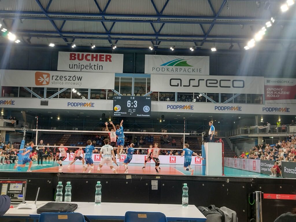 Awans, przełamanie i historia - reminiscencje po meczach siatkarzy Asseco Resovii z Knack Roeselare i Jastrzębskim Węglem 1 Retro Futbol 5e1d2102 77a1 48b5 8333 f41508681fa9