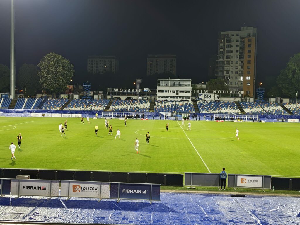Sezon Stali Rzeszów i awans Wieczystej Kraków - pierwszoligowe reminiscencje na zakończenie rozgrywek 1 Retro Futbol 492a5185 6f2c 402e a55f 3eef507e27b1