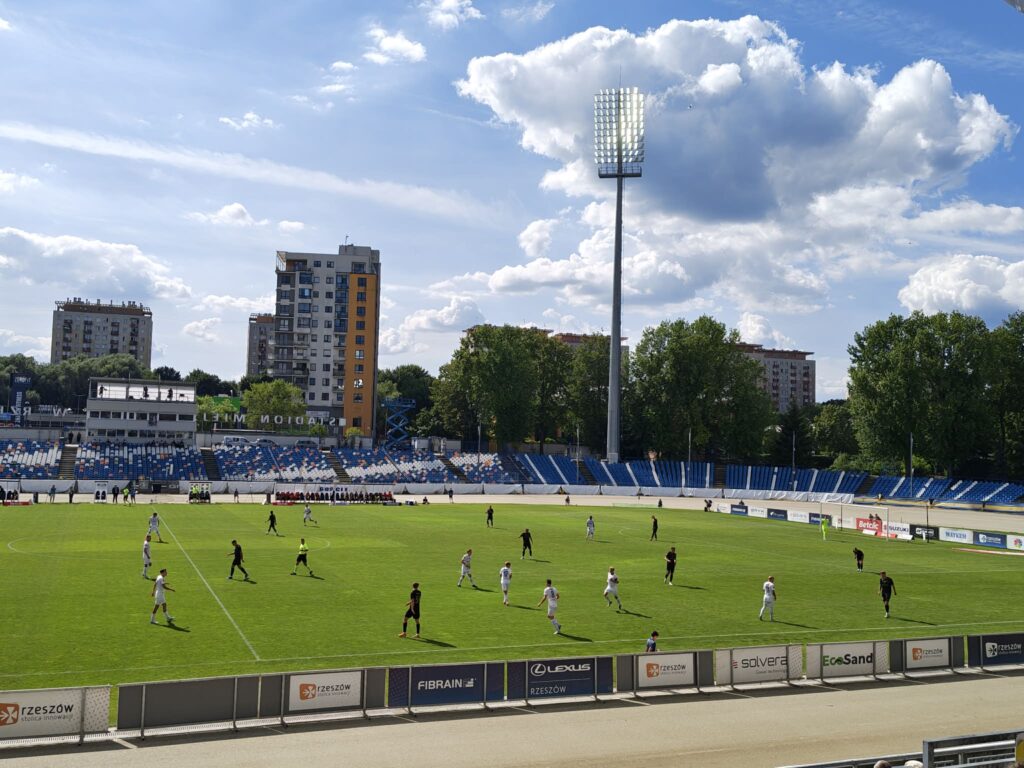 Ligowa inauguracja przy Hetmańskiej - wizyta na meczu Stali Rzeszów z Chrobrym Głogów 1 Retro Futbol afe56664 ad6c 433d 8ec4 0ce8804dc2c9