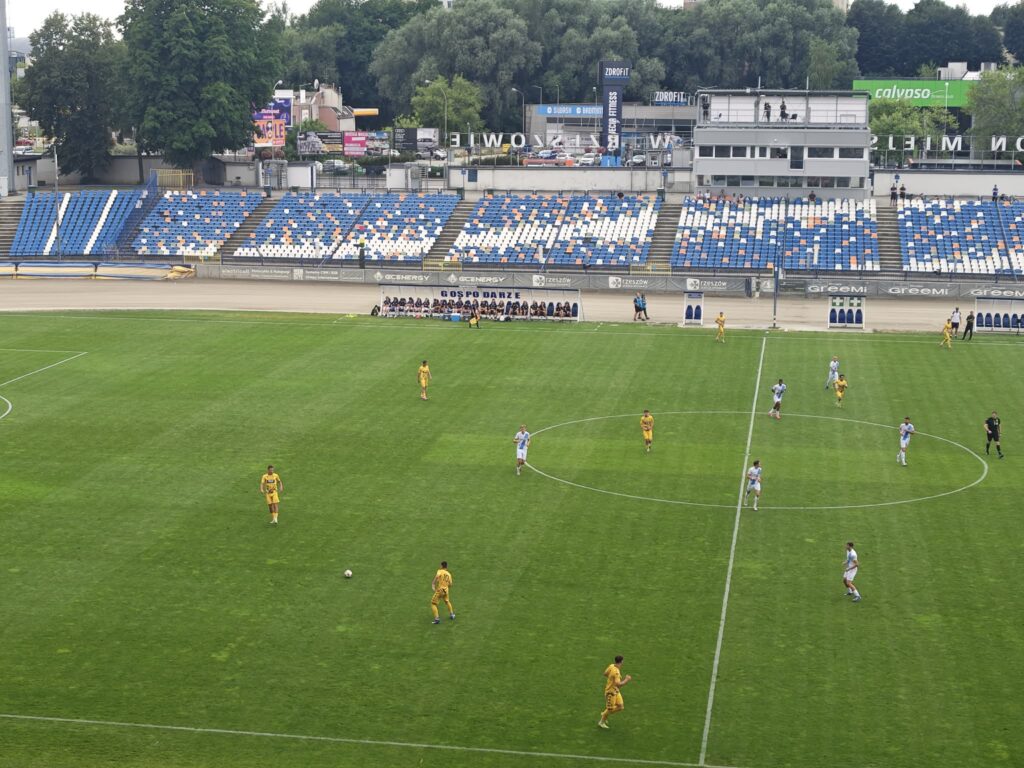 Piknik, sparing z Ruchem Lwów i prezentacja drużyny - Stal Rzeszów przystępuje do nowego sezonu 2 Retro Futbol d021eff6 44cb 414d 8071 751df4faff66