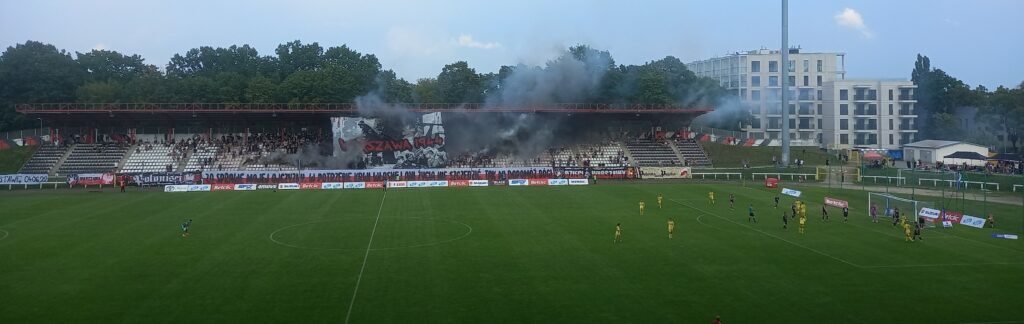 Wygrana w „godzinę W”. Relacja z meczu Polonia Warszawa - Unia Skierniewice 1 Retro Futbol 20260801 160020