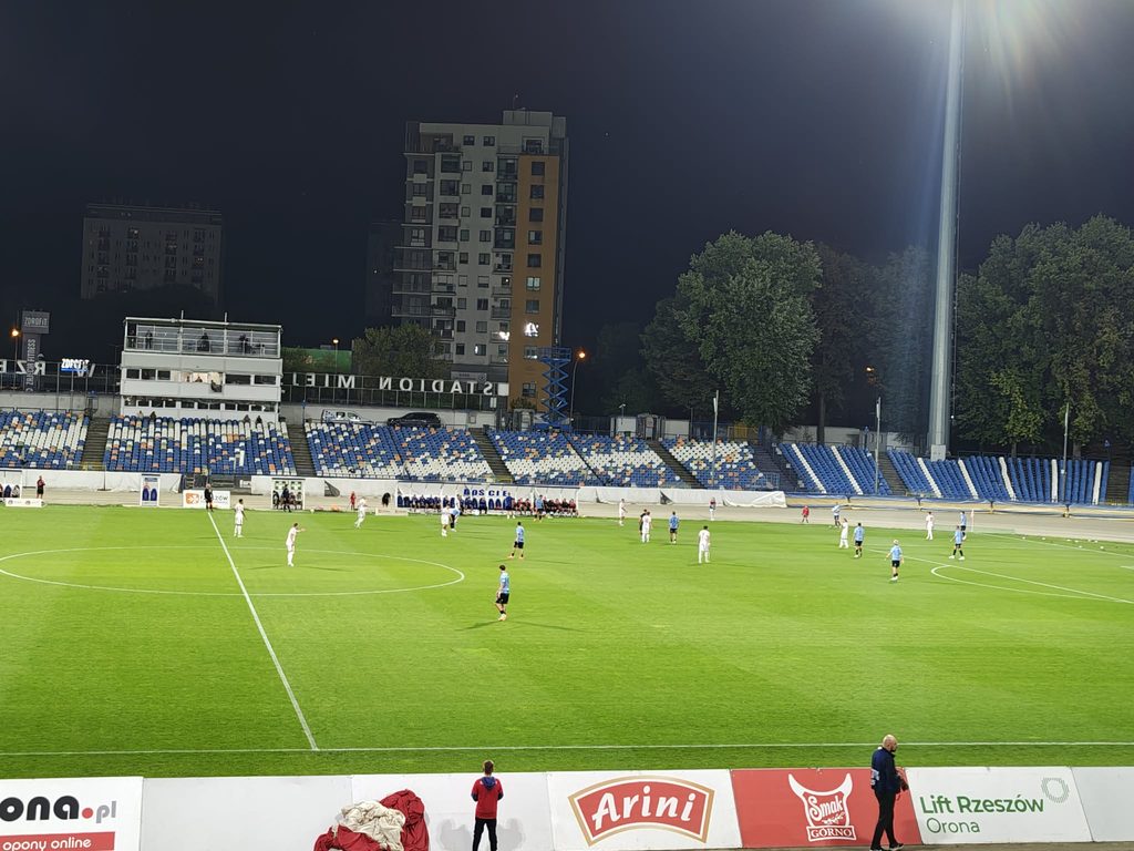 Szybki koniec pucharowej przygody - reminiscencje po meczach Resovii 1 Retro Futbol 78f0d597 8853 478b 9c4e 58758be22c56